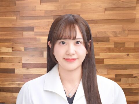 医師紹介写真：山﨑由里江